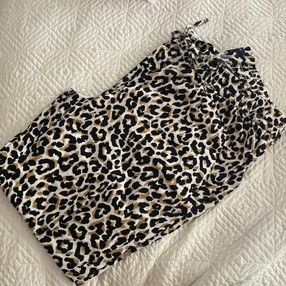 J. Crew like new cropped linen/cotton blend pants.